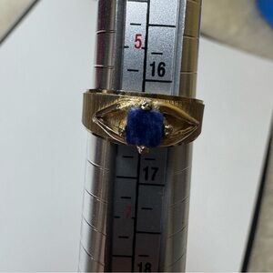 Elegant Vintage Gold and Blue Lapis Stone Ring